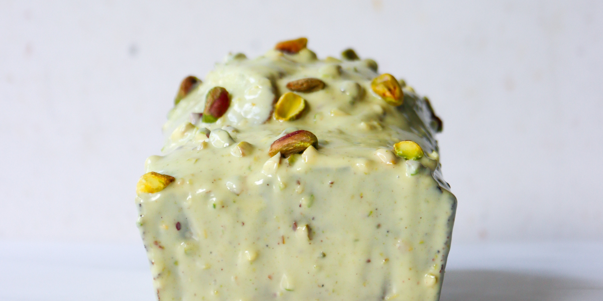 Pistachio & Vanilla Travel Cake